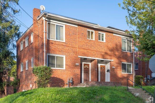 Row homes in Pleasant Hill display a variety of styles, including mid-century designs.