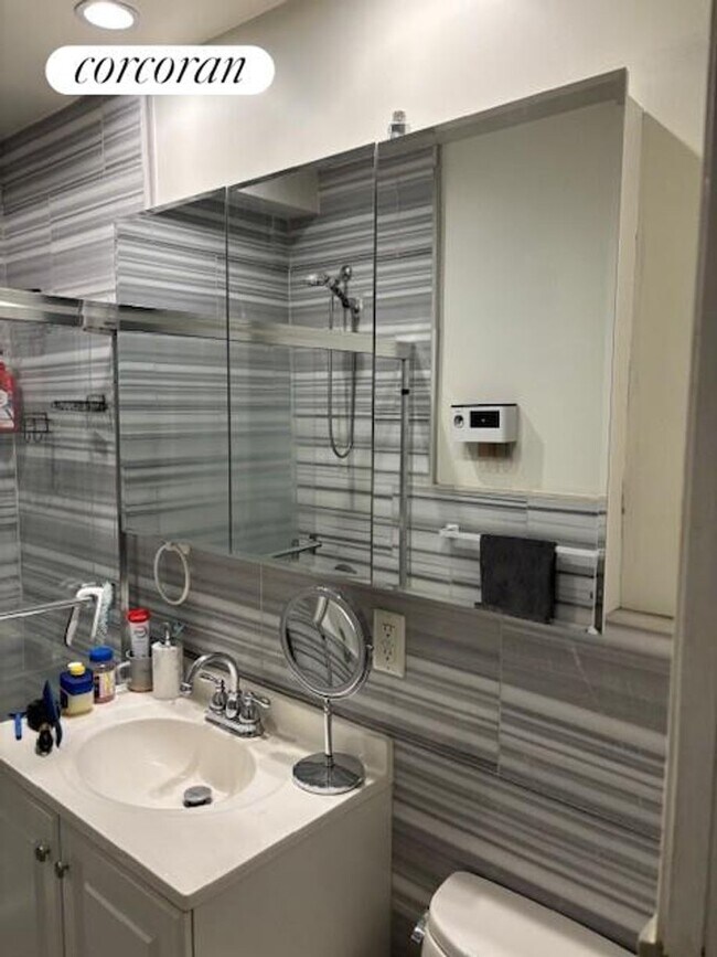 821 9th Ave, New York, NY 10019 - photo 7