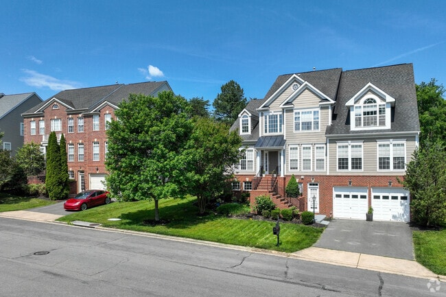 Fall in love with the picturesque homes throughout the Broadlands neighborhood.