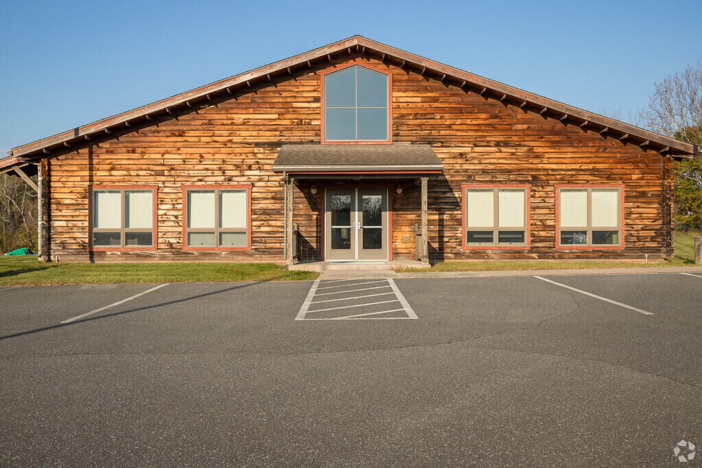 Jessie R Wagner Adventist Elementary School provides education in the neighborhood of 
Douglas.