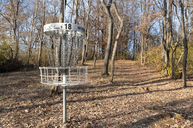 Bicentennial Park in Belleville, IL offers an 18-hole disc golf course.