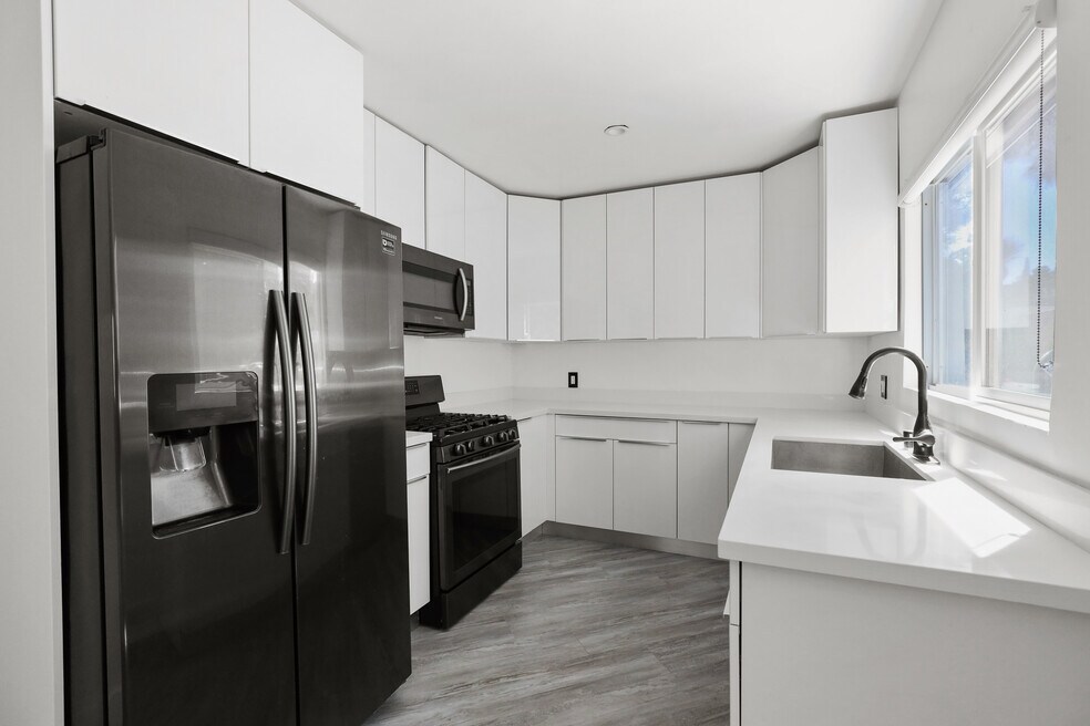 1486 Silver Lake Blvd., Los Angeles, CA 90026 - photo 1