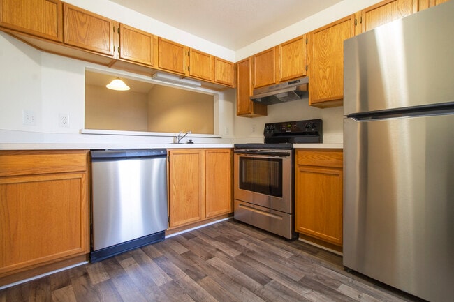 Lake Village of Rochester Hills, Rochester Hills, MI 48309 - photo 6