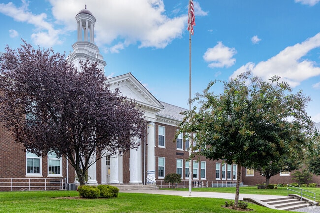 Hewlett Elementary School is known for its strong academic program.