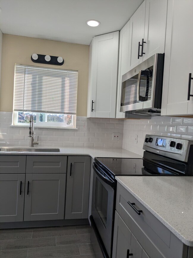 3700 Golf Colony Ln unit 14B, Little River, SC 29566 - photo 3