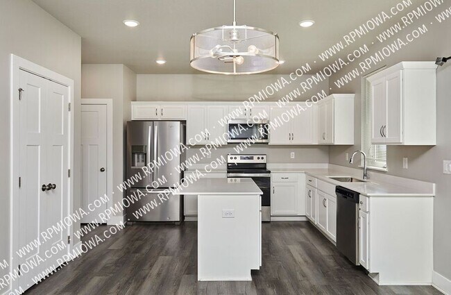 670 SE Drumlin Dr, Waukee, IA 50263 - photo 5