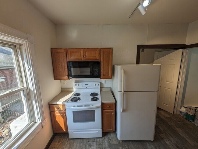 3 Dean Place unit Downstairs, Poughkeepsie, NY 12601 - photo 7