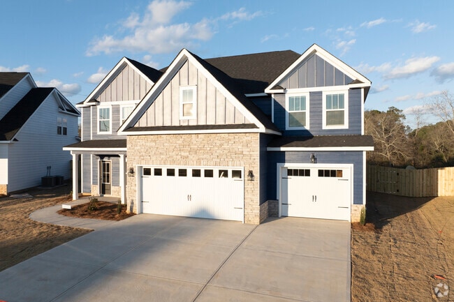 Aiken neighborhoods with traditional designs provide a quiet, suburban feel near the city.