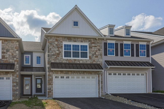 2582 Spring Water Circle St unit 36485249, Lancaster, PA 17601 - photo 2