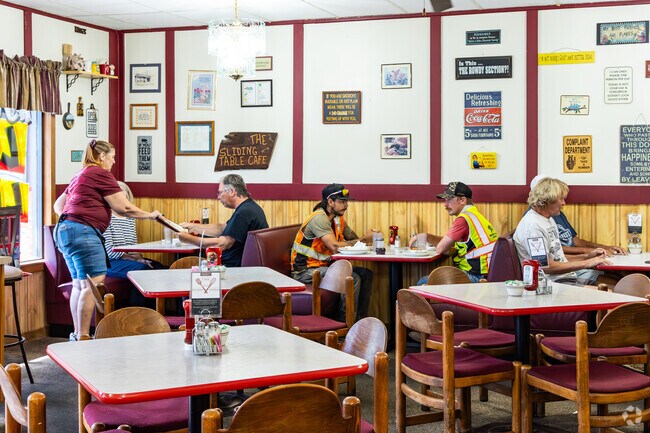 Hidden Café, a family-owned breakfast spot in Clark Centennial, is a popular gathering place.