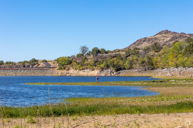 Baker Reservoir offers fishing and birding about 4 miles south.