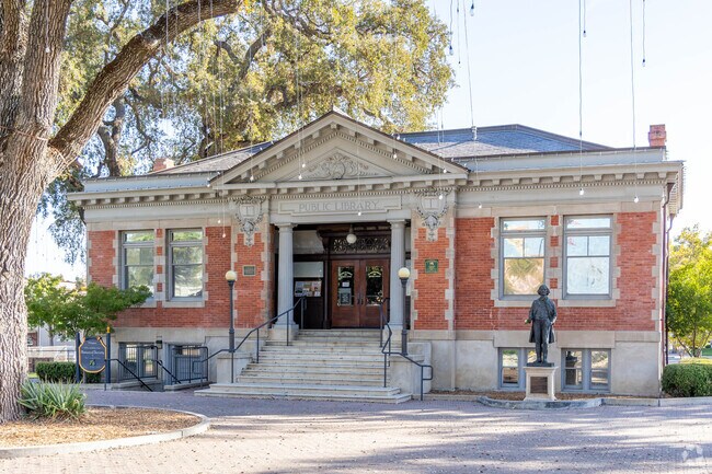 Whitley Gardens has a historical library.
