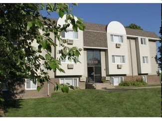 3816 106th St, Urbandale, IA 50322