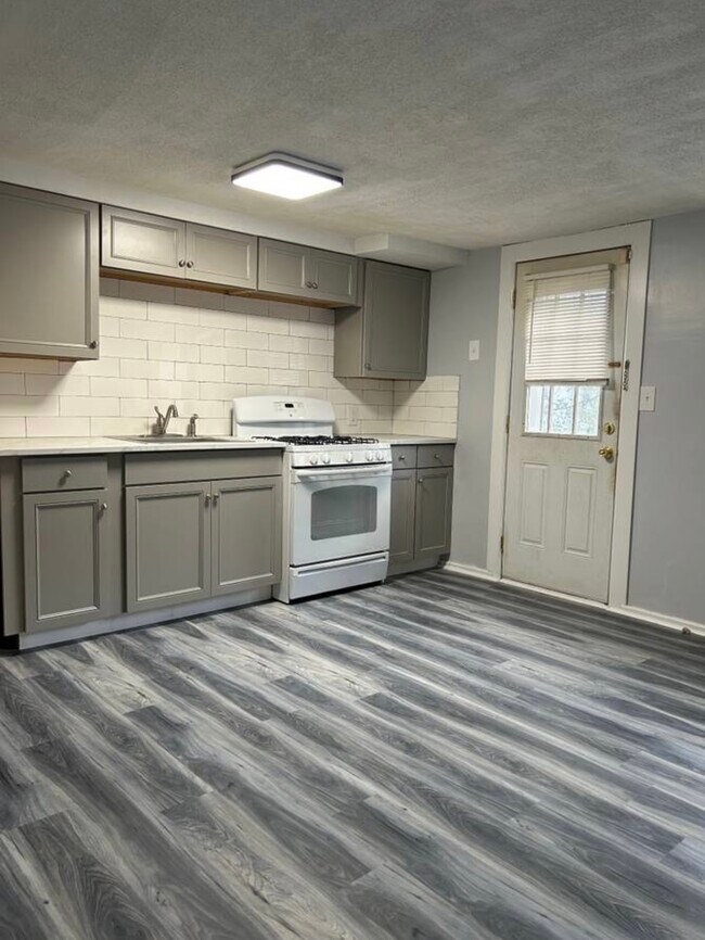 101 Lily St unit 2nd Flr, Paterson, NJ 07522 - photo 2