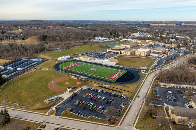 Slinger High School, Rankings & Reviews - Homes.com