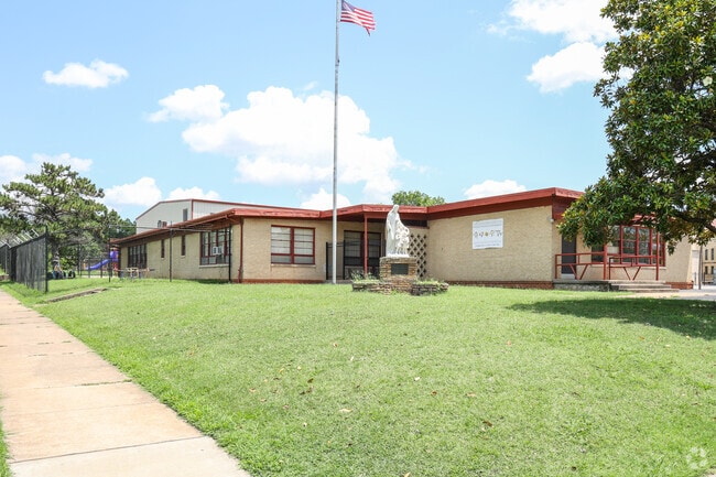 San Miguel School of Tulsa has an outstanding 8 to 1 student teacher ratio.