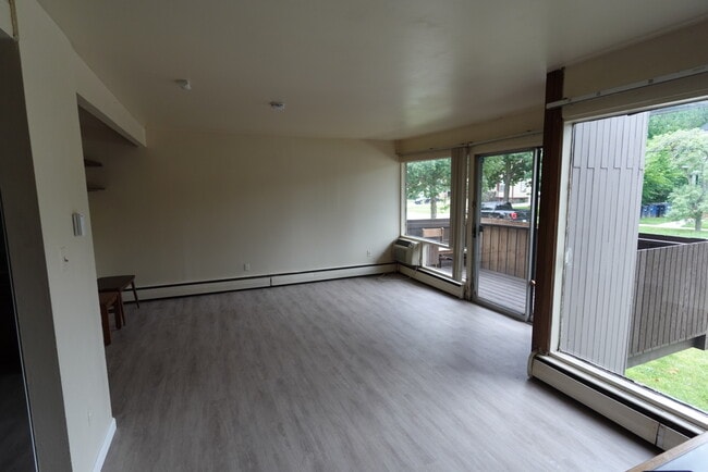 832 Packard St, Ann Arbor, MI 48104 - photo 2