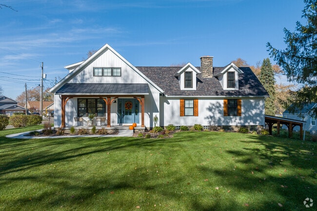 Craftsman inspired homes can be found all around Lake Cable.