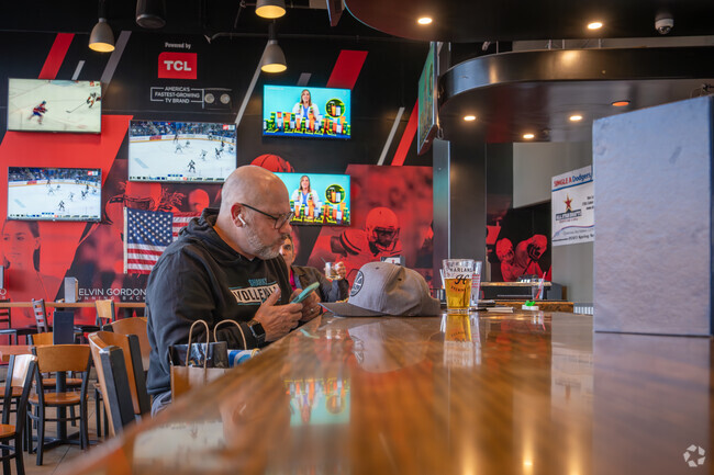 All-Star Drafts is a nearby sports bar that gives Eagle Glen residents a spot to watch the game.