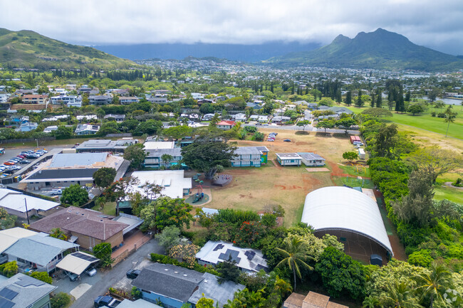 Kaʻohao Public Charter School is a small, innovative K–6 school located near Lanikai Beach.