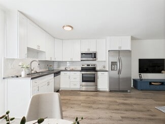 870 Hilgard Ave, Los Angeles, CA 90024