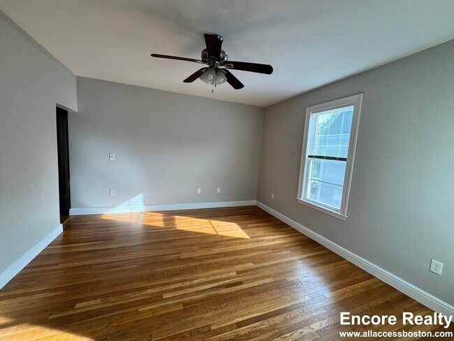 13 Pleasant St unit 8, Cambridge, MA 02139 - photo 3