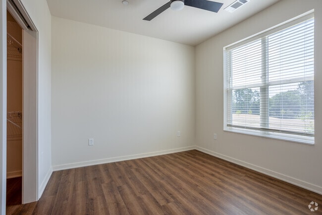 The Flats at Carriage Commons, Traverse City, MI 49686 - photo 6