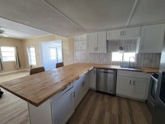 9065 48th Ave N, Saint Petersburg, FL 33708