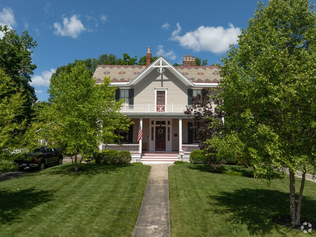 This beautifully appointed 20th century home is found along the streets of Glendale.