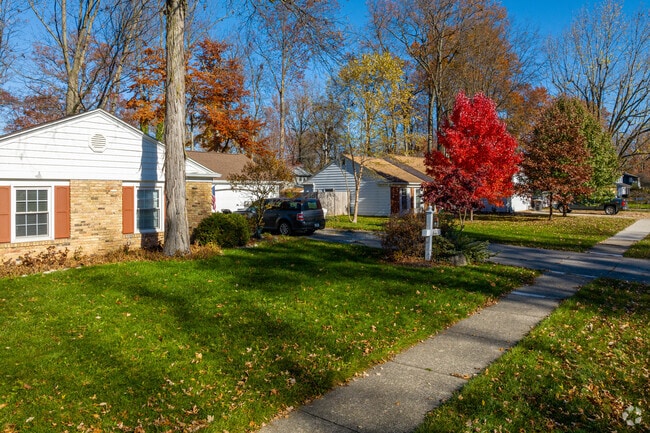 Fort Wayne's Valley Park Forest features large lots with mature shade trees.