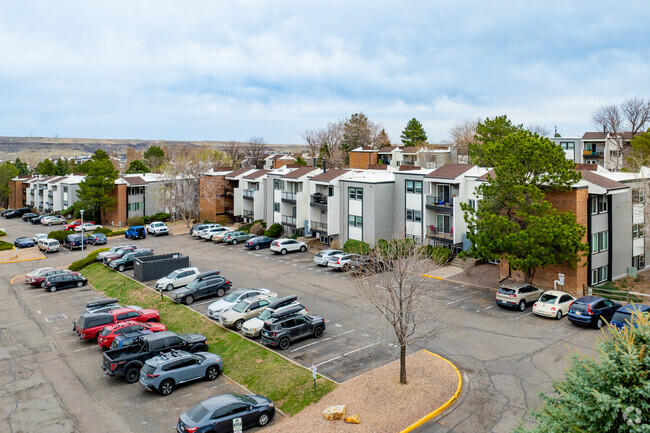 Golden Ridge is home to the Golden Ridge Condominium Association, a condo community made up of several mid-rise buildings and shared outdoor spaces.