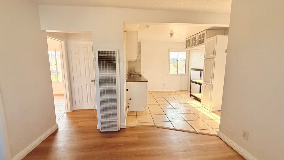 124 1/2 W 95th St unit W. 95th St., Los Angeles, CA 90003 - photo 1