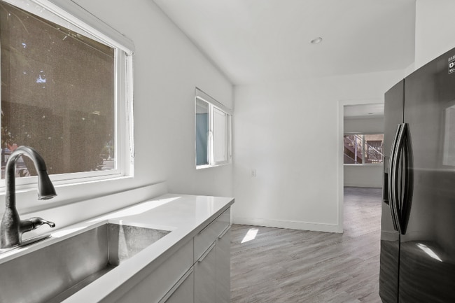 1486 Silver Lake Blvd unit 1490, Los Angeles, CA 90026 - photo 5