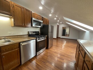 32 Saint James St Unit 32, Newton, MA 02458