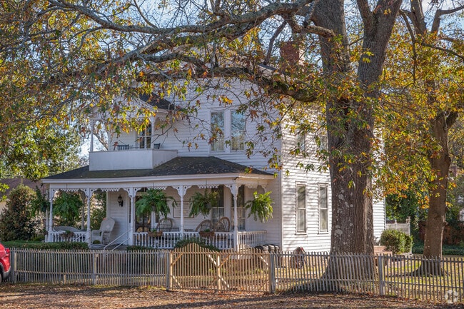 Several Victorian style homes can still be found all throughout Trenton.