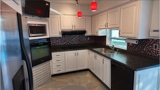 600 NW 38th Ct, Deerfield Beach, FL