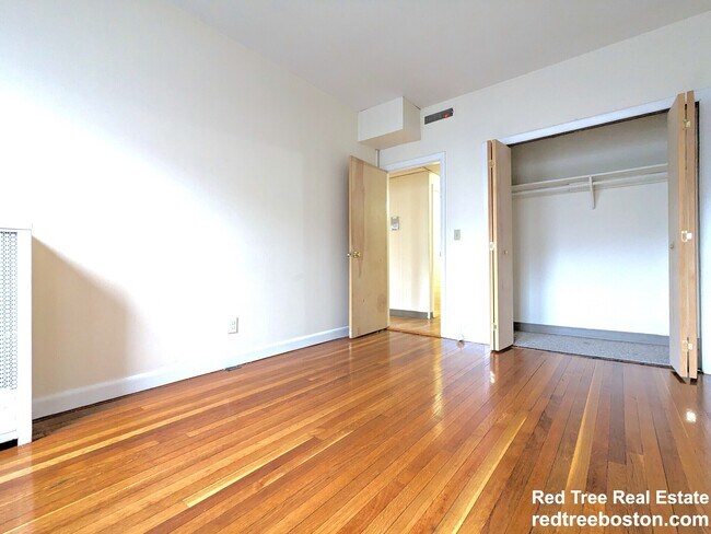 1137 Commonwealth Ave unit 7, Allston, MA 02134 - photo 5