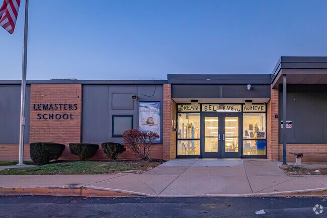 Lemasters Elementary School provides education for Dellwood students.