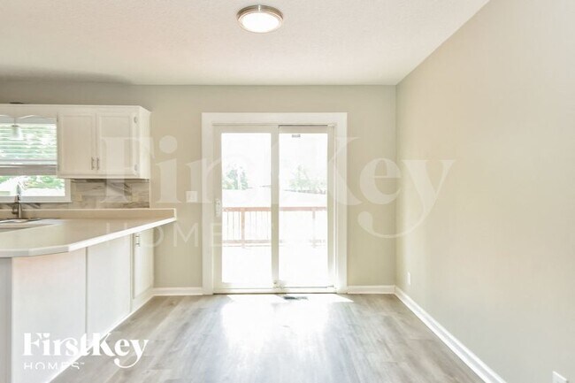 632 Fallbrook Ln, Clarksville, TN 37040 - photo 5