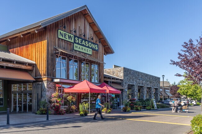 New Seasons Market offers upscale organic grocery options in Happy Valley.