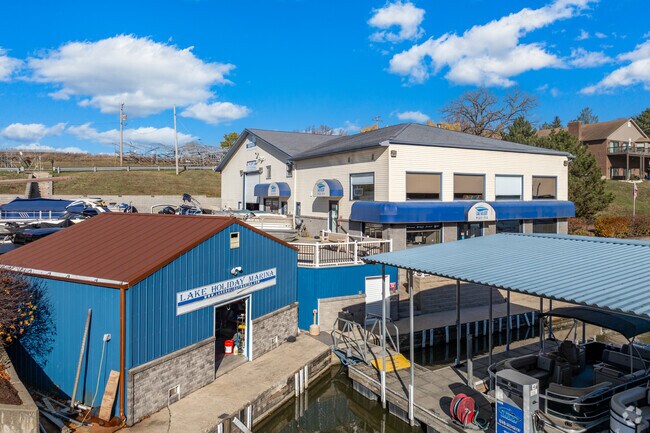 Lake Holiday Marina can rent boats to locals and visitors for a day on the water.