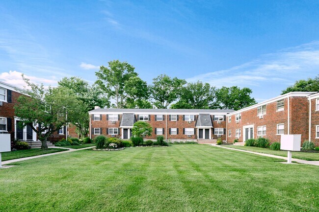 Matawan Court Apartments, Matawan, NJ 07747 - photo 7