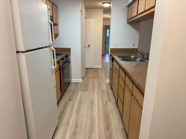 14201 Woolen Oak Ct unit 14201 Woolen Oak Cou, Silver Spring, MD 20906 - photo 4