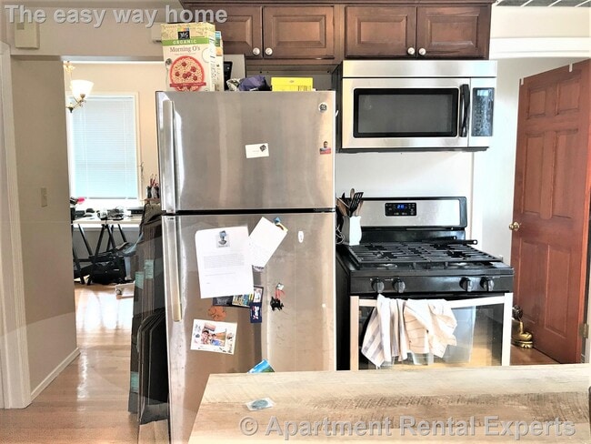 277 Putnam Ave unit 3, Cambridge, MA 02139 - photo 3