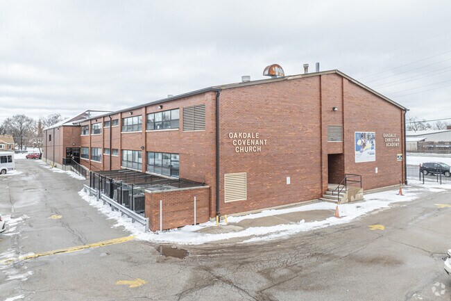 Oakdale Christian Academy offers courses in Reading and Math.