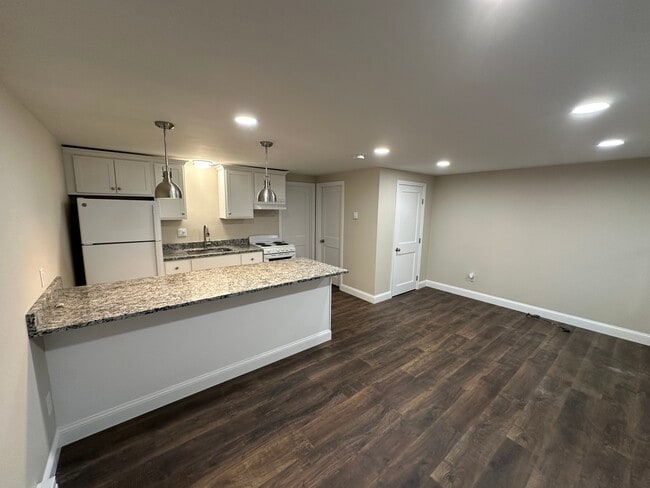 61 River Rd unit 3, Stratham, NH 03885 - photo 2