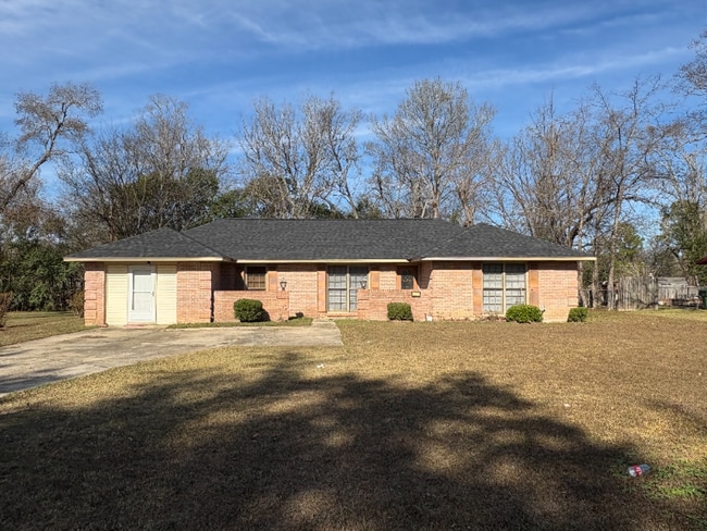 2621 Norwich Dr, Montgomery, AL 36116 - photo 2