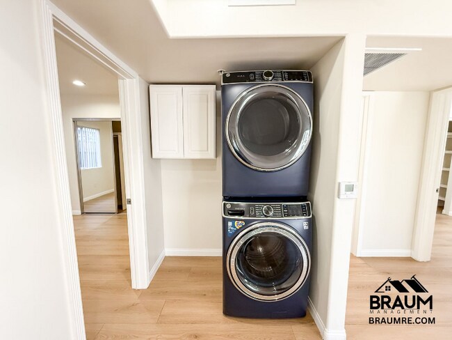 1421 Centinela Ave unit B, Santa Monica, CA 90404 - photo 7