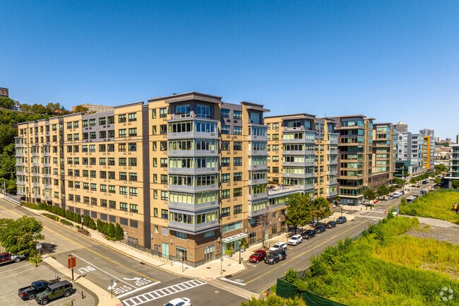 There are plenty of options for luxury apartment and condo living in Weehawken.