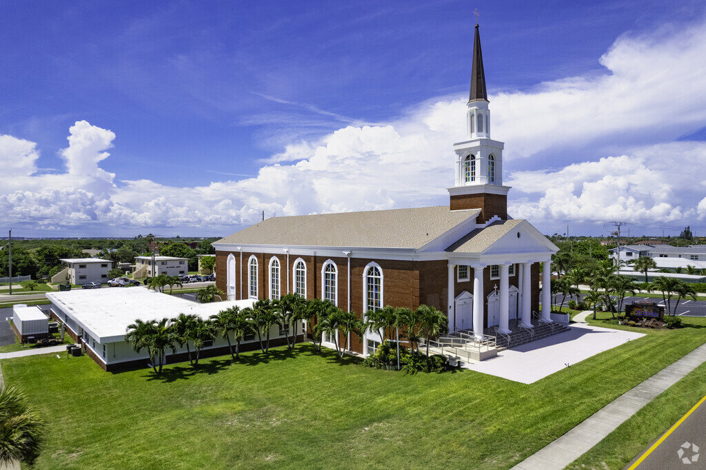 Cocoa Beach Christian School inspires students to grow in their faith and excel academically.